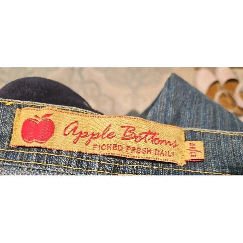 Vintage Apple Bottom Y2K  JEANS BY NELLY SIZE SIZE 13/14 39x34 EUC‎